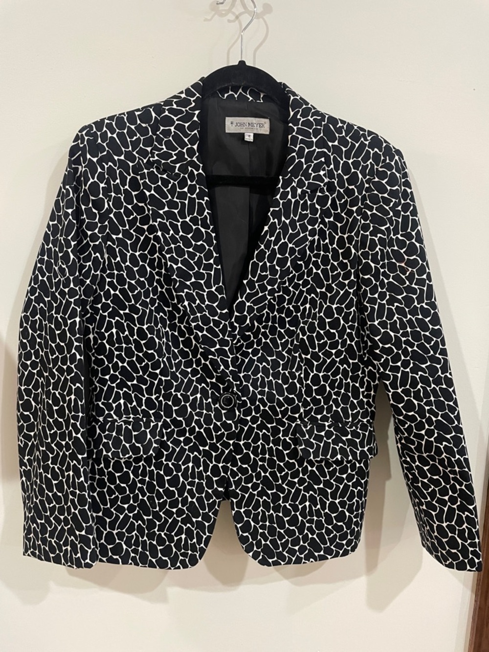 🍉 SIZE 12 JOHN MEYER OF NORWICH BLACK AND WHITE ANIMAL PRINT VINTAGE BLAZER